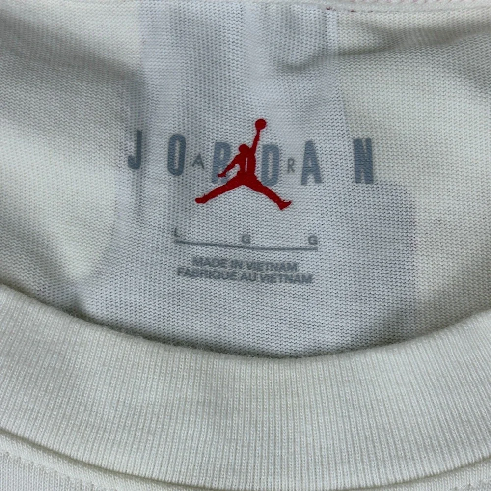 Air Jordan Essentials Holiday T Shirt Mens Large Sail Red Logo‎ Graphic Cotton